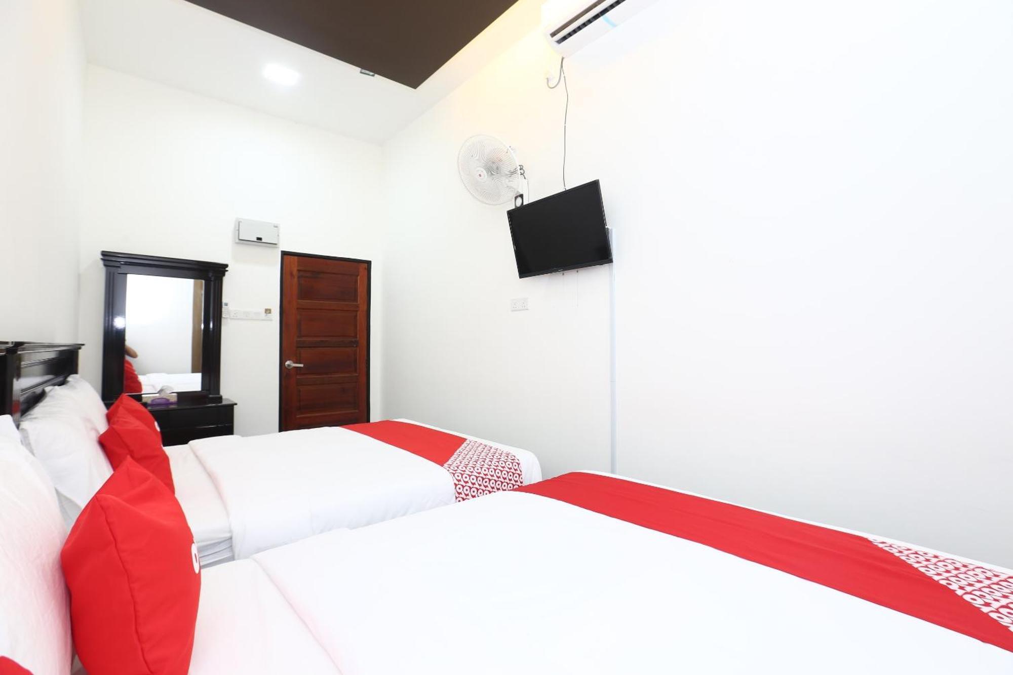 Super Oyo 89678 Ady Hotel Куала-Тренгану Екстер'єр фото