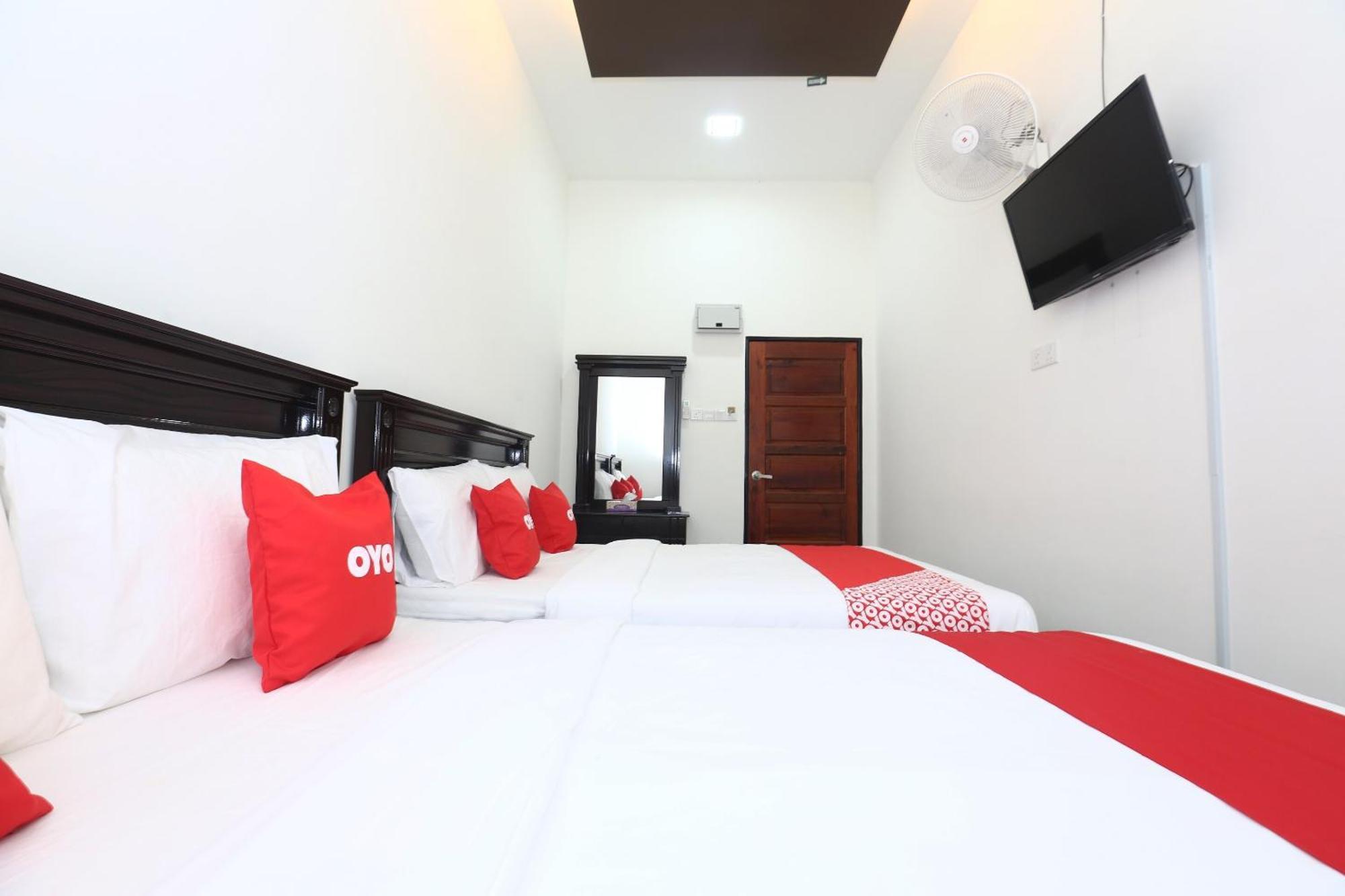 Super Oyo 89678 Ady Hotel Куала-Тренгану Екстер'єр фото
