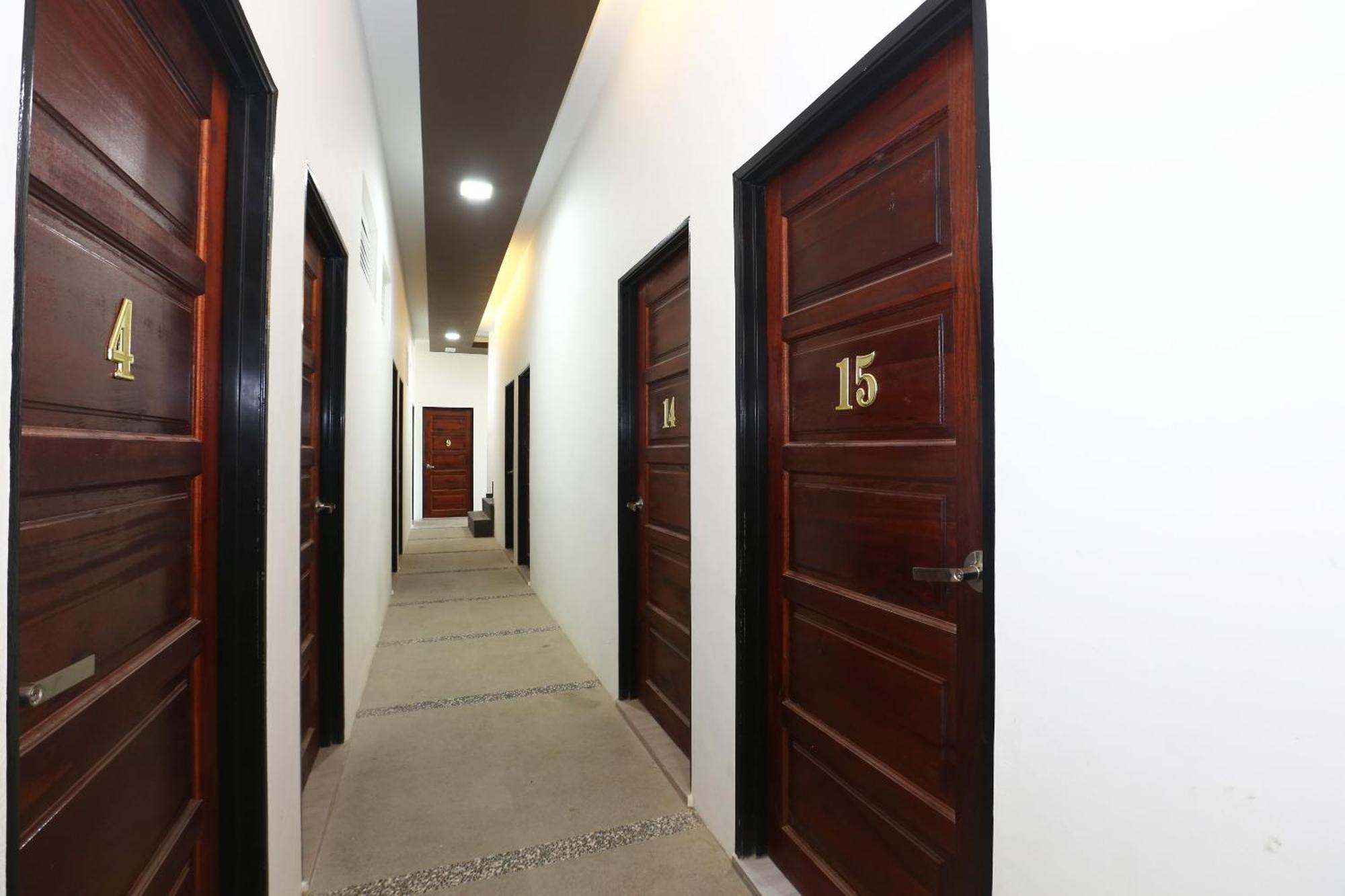 Super Oyo 89678 Ady Hotel Куала-Тренгану Екстер'єр фото