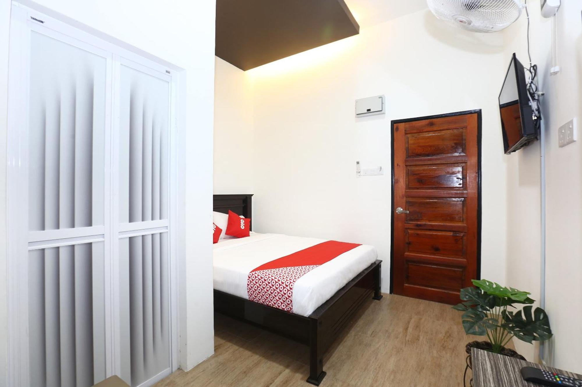 Super Oyo 89678 Ady Hotel Куала-Тренгану Екстер'єр фото