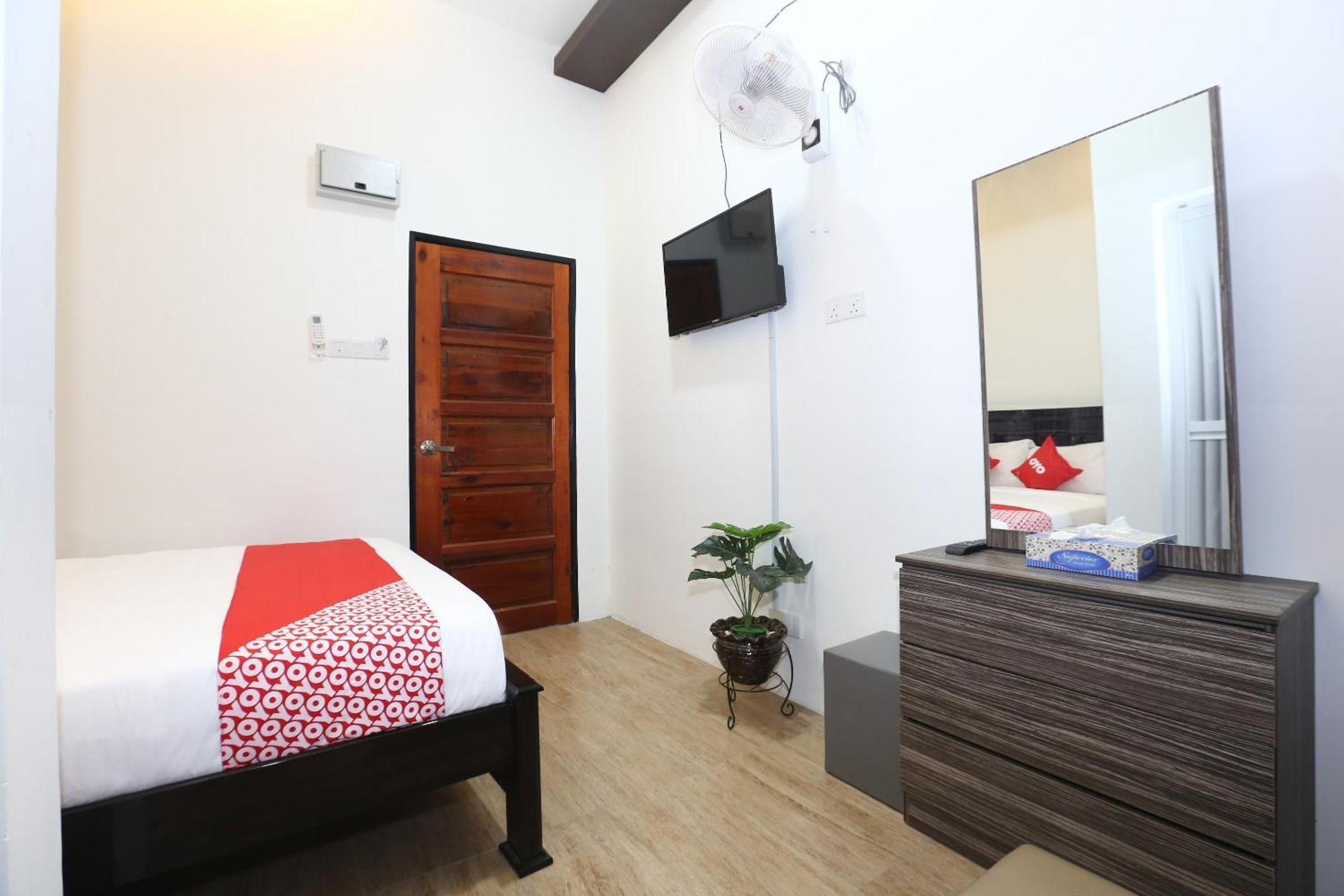 Super Oyo 89678 Ady Hotel Куала-Тренгану Екстер'єр фото