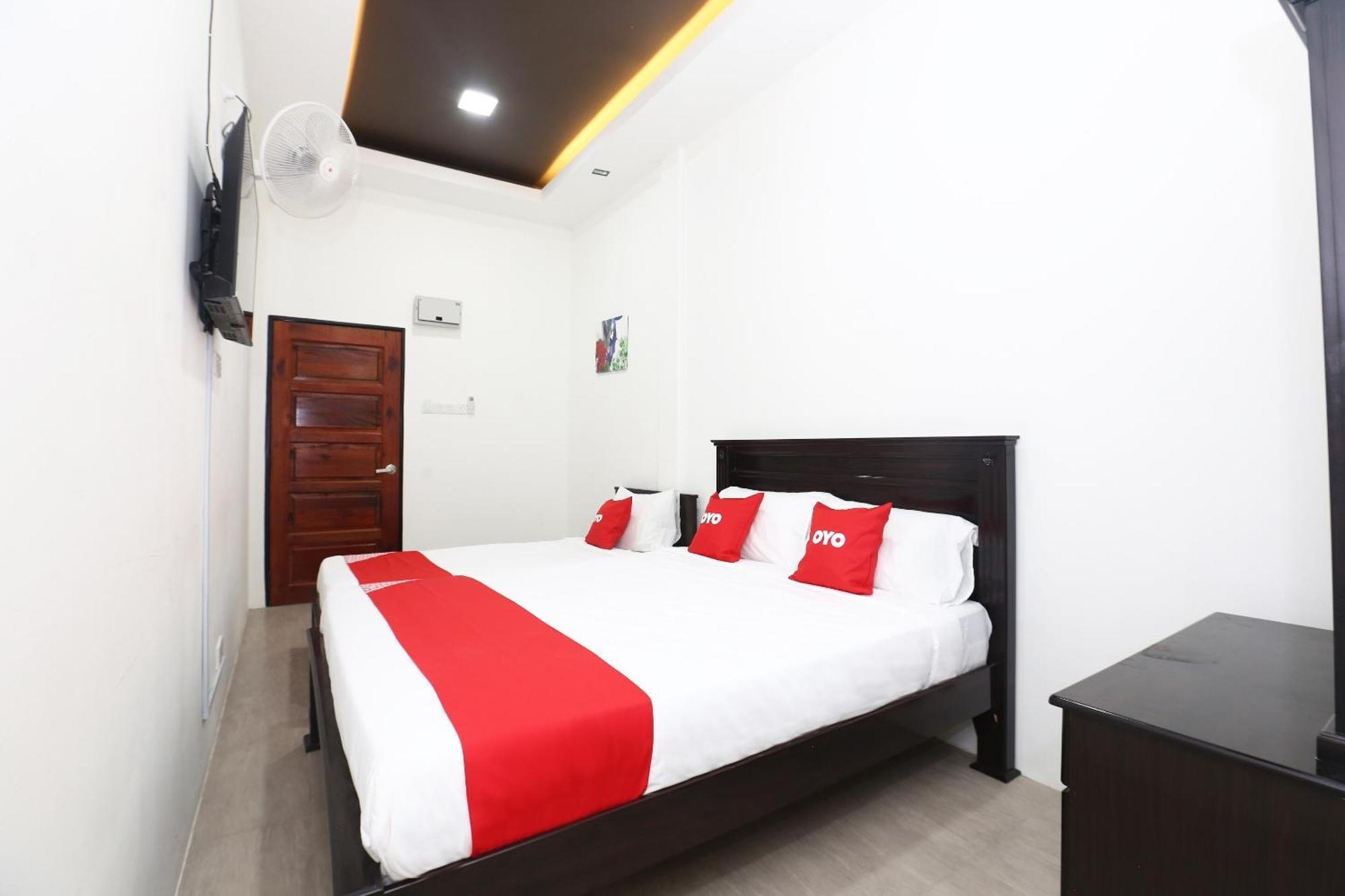 Super Oyo 89678 Ady Hotel Куала-Тренгану Екстер'єр фото