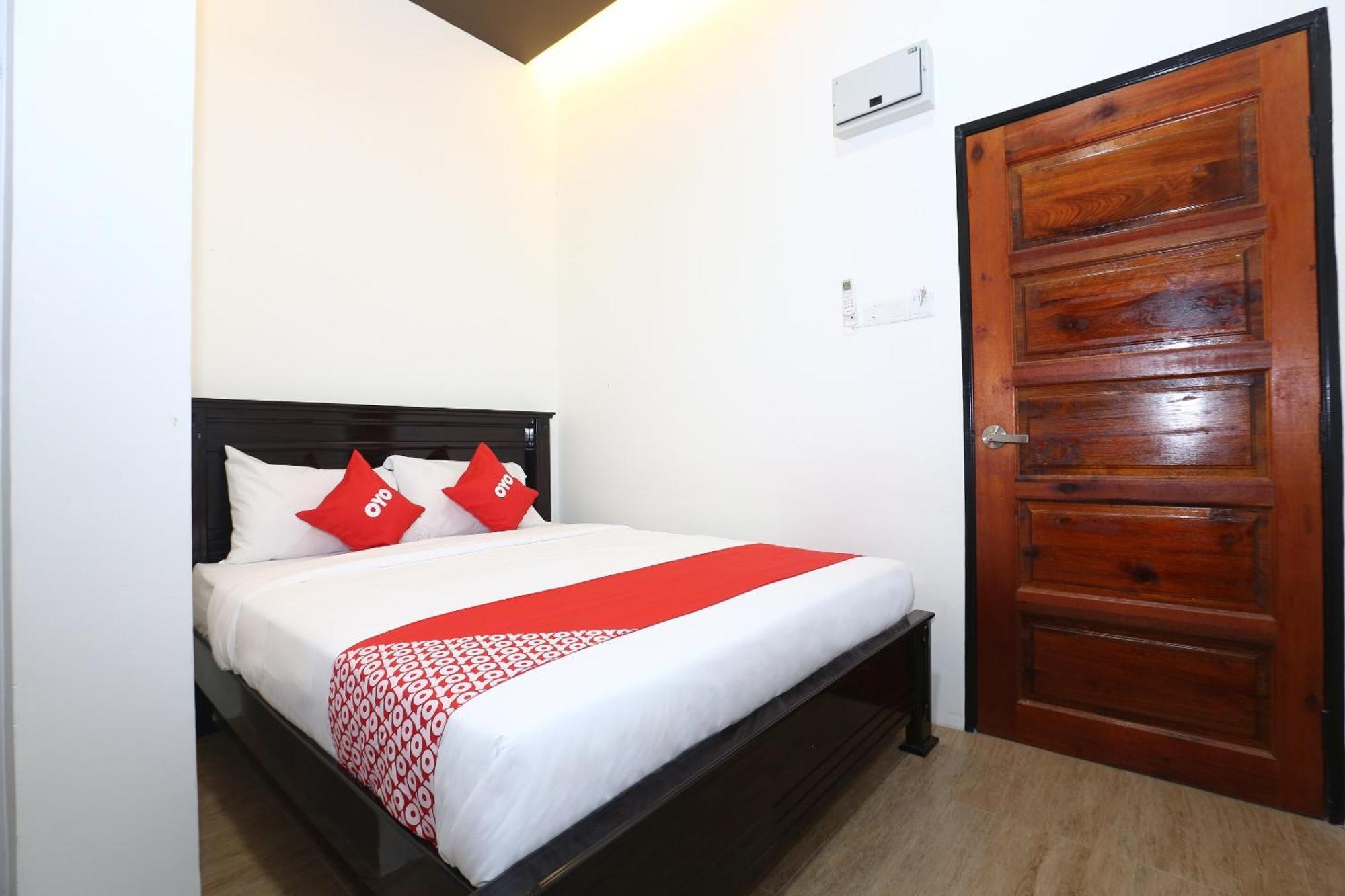 Super Oyo 89678 Ady Hotel Куала-Тренгану Екстер'єр фото