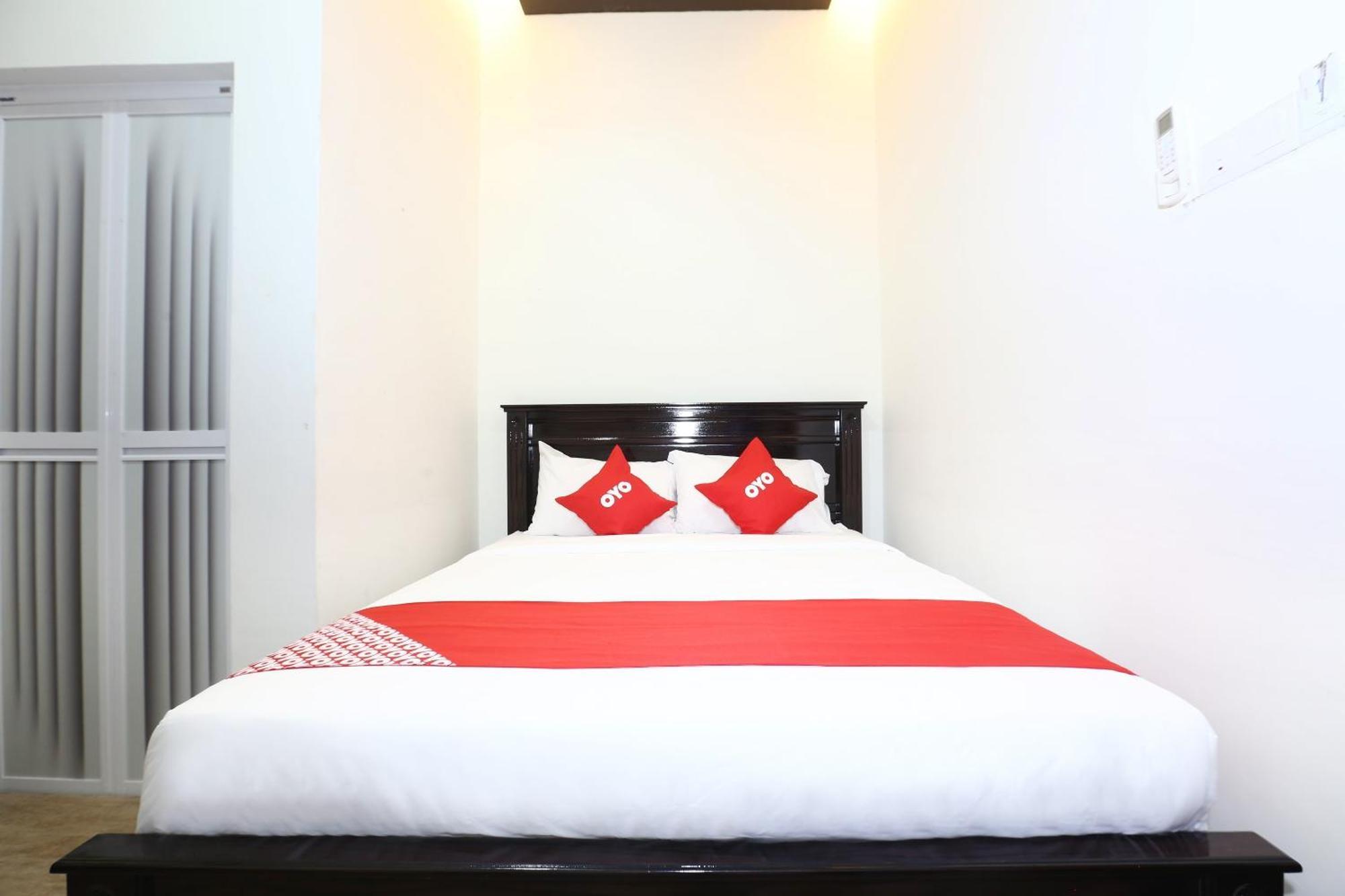 Super Oyo 89678 Ady Hotel Куала-Тренгану Екстер'єр фото